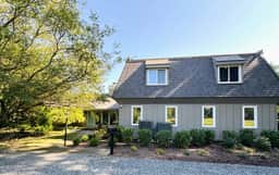 Radars Landing Luxurious 6-Bedroom Waterfront Retreat