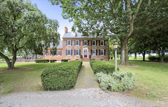 Thornton Estates - Beautiful Manor House Situated on 300+ acers - Timeless Elegance